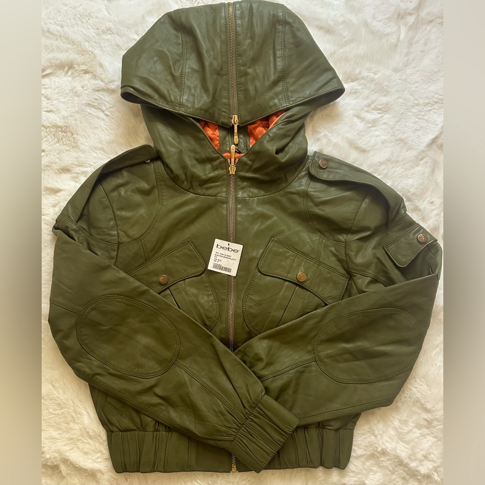 Bebe Women’s Soft Lamb Skin Leather Army Green Crop Hooded Bomber Jacket Size 6